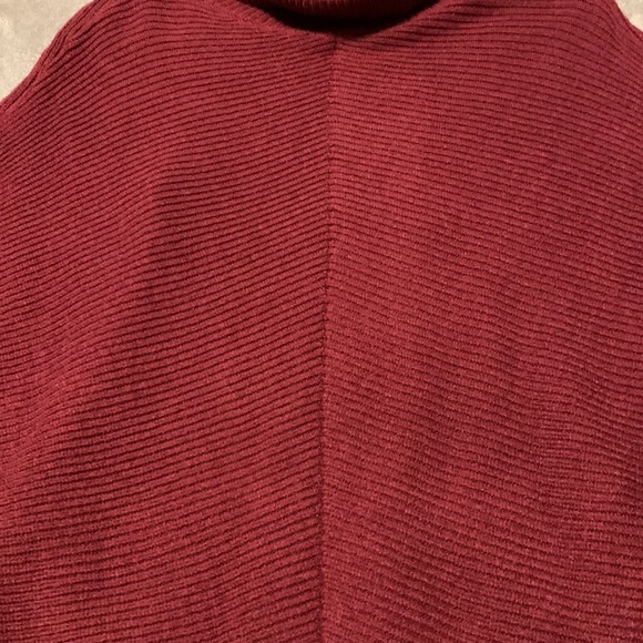 Amazon cozy, wine colored oversized sweater. Size small - Picture 6 of 7